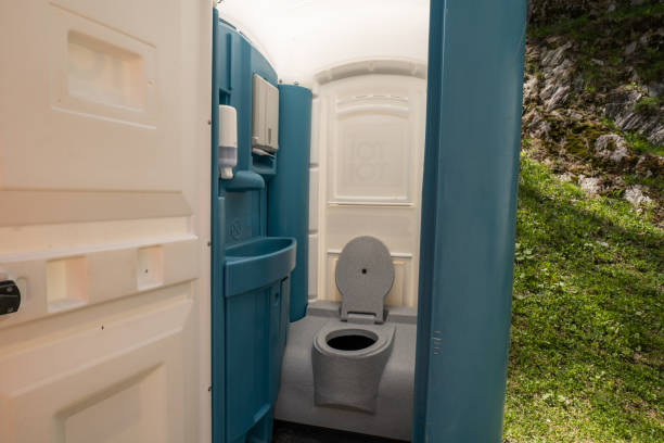 Portable Toilet Options We Offer in Dresden, OH